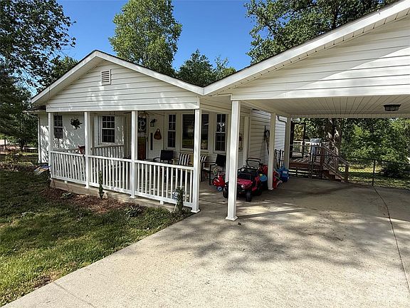 2nd image of 3678 Vantage Heights Cir