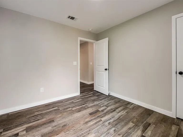 2617 Ryan Ave — Photo 14