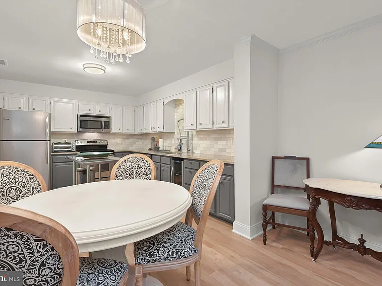 4 Dudley Ct #2 — Photo 16