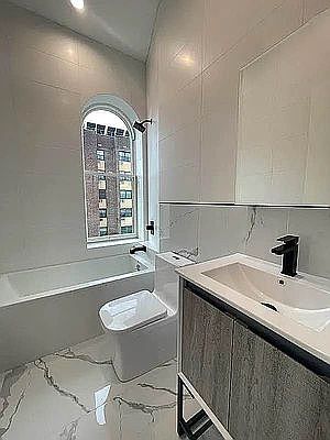 3rd image of 325 Putnam Ave #3K