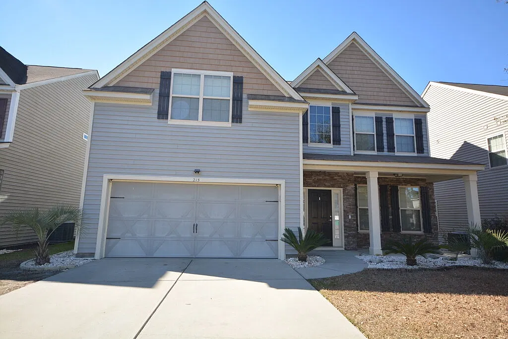5 bed, 3.0 bath, 2598 sqft, $2,800 — Photo 1