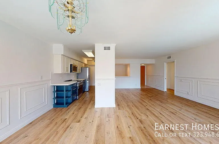 4915 Tyrone Ave #204 — Photo 6