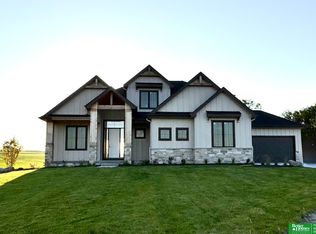 16651 S 226th Plz, Gretna, NE 68028