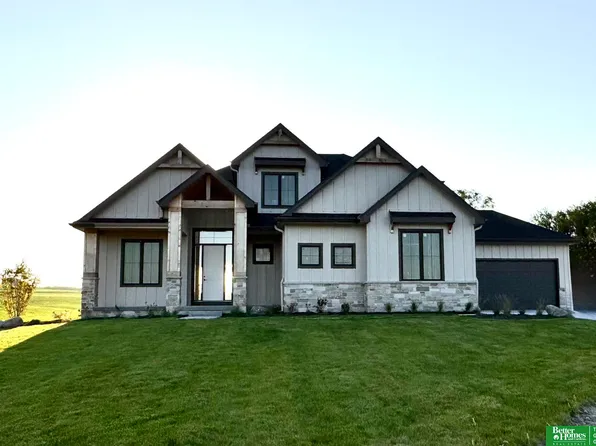 16651 S 226th Plz, Gretna, NE 68028