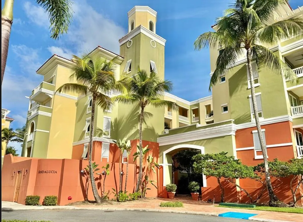Building Photo - 100 Ocean Dr #323