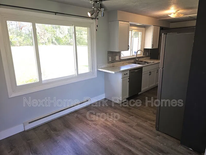 2 bed, 1.0 bath, 750 sqft, $1,075 — Photo 3