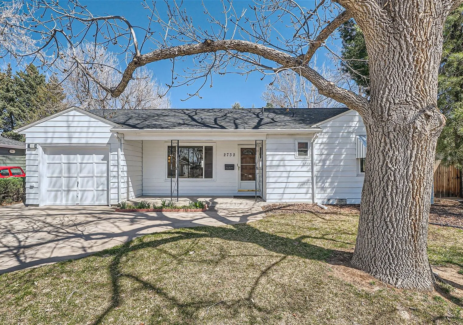 Beautiful 3-Bedroom Home in Denver Available in September — Photo 1