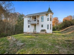 12555 McLane Pike, Liberty, WV 25124