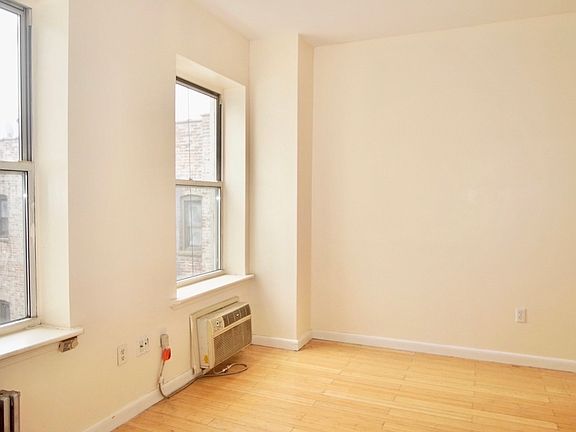 2nd image of 2228 Amsterdam Ave #D6