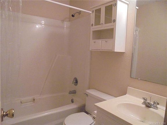4th image of 107 Country Village Dr