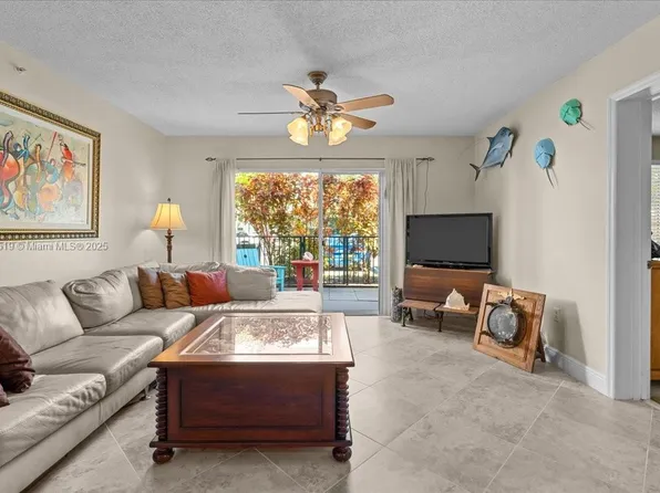 2021 SE 10th Ave APT 212, Fort Lauderdale, FL 33316