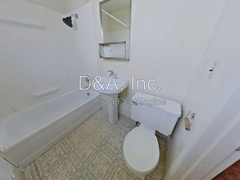 423 SW 9th St — Photo 8