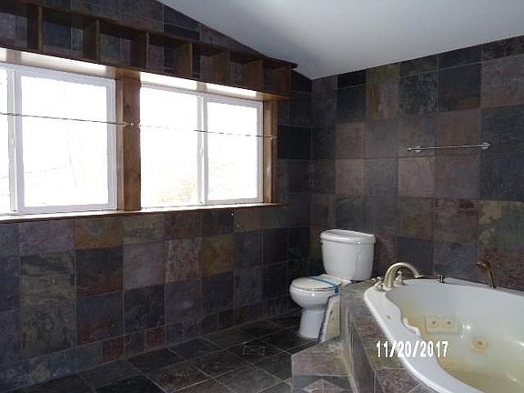 3rd image of 3050 County Road 40