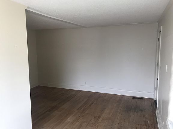 4th image of 212B Carver Ln