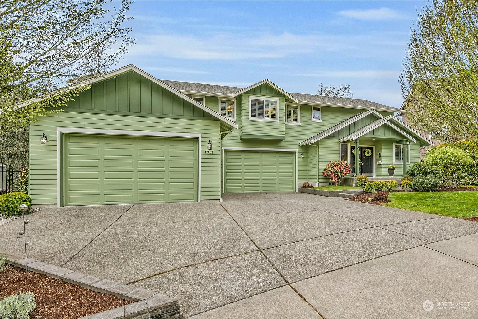 17004 W Hill Drive E photo 1