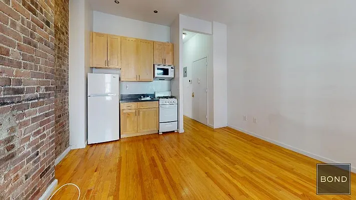 Rented by Bond New York | media 6