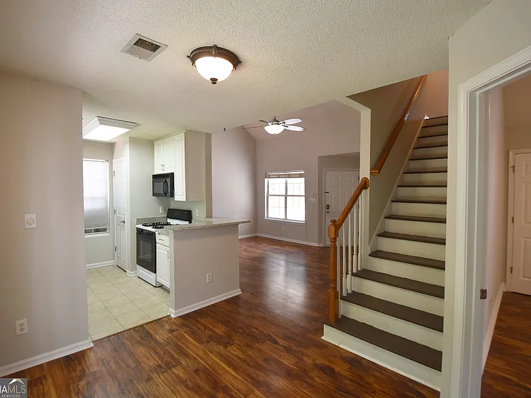 115 S Fairfield Dr — Photo 6