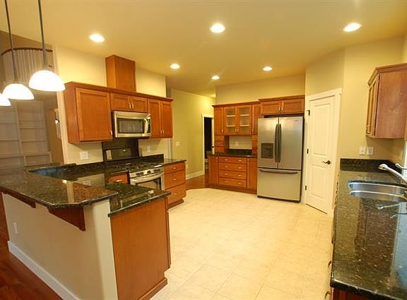 5th image of 647 Torden Ln SE