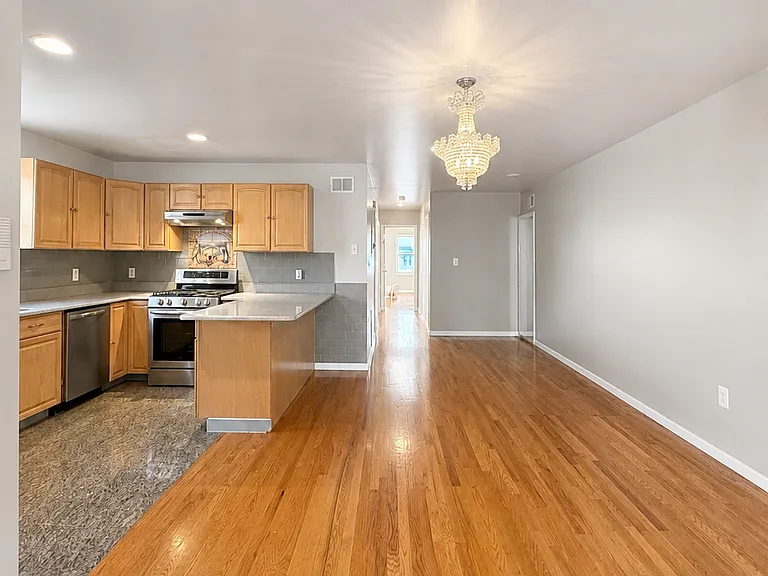 149 Clinton Ave — Photo 2