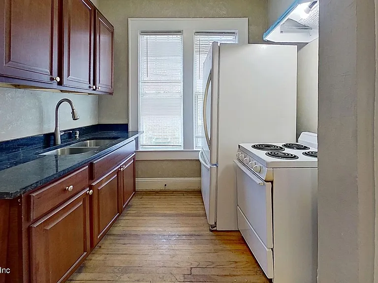 2619 College St #2 — Photo 5