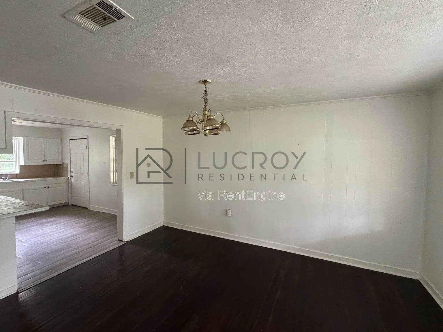 3 bed, 2.0 bath, 1363 sqft, $1,100 — Photo 3