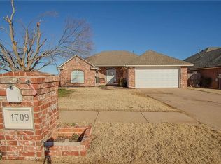 1709 Fairmont Ln, Edmond, OK 73013