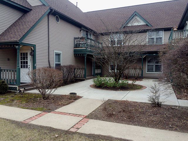 1st image of 779 Regina Ct