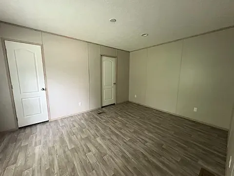 885 Fountain Cir — Photo 8