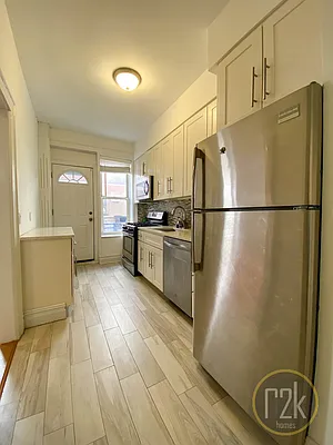 Rented by Realty 2000 Corp | media 23