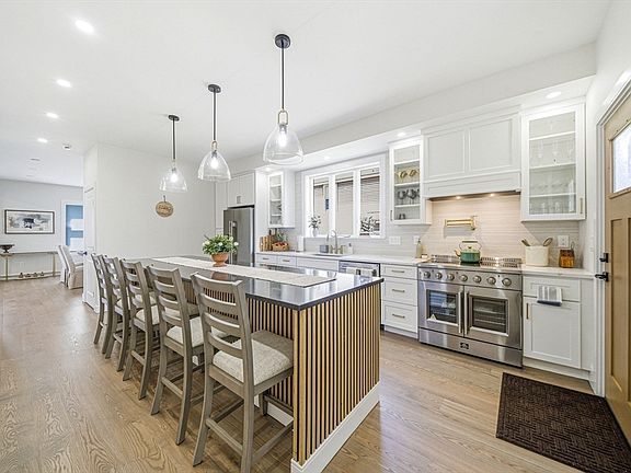 2nd image of 61 Wayland St