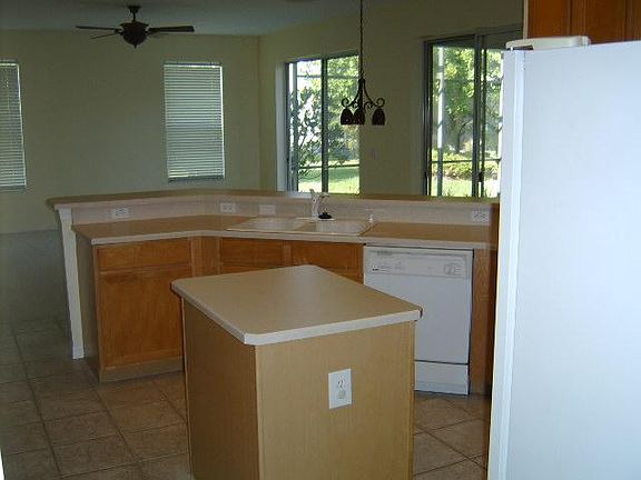 4th image of 14852 Oldham Dr
