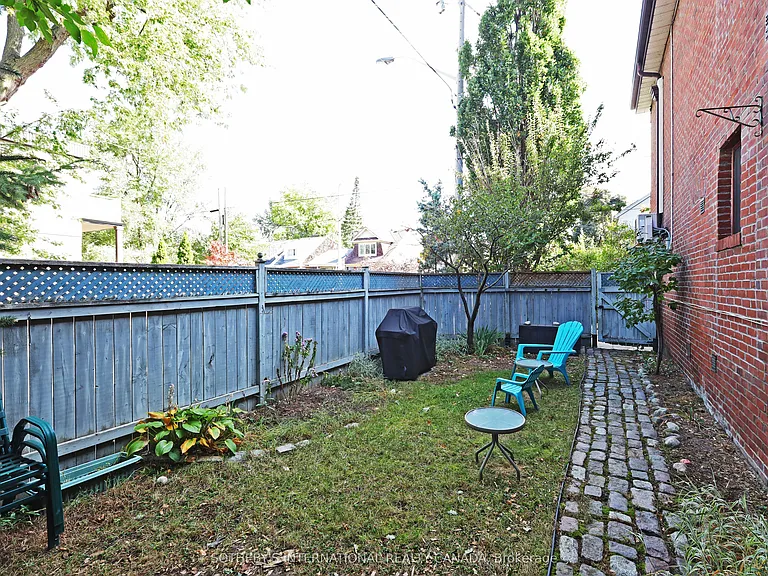 212 Glebemount Ave #LOWER — Photo 24