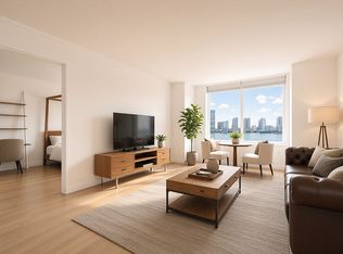 River & Warren, New York, NY 10282