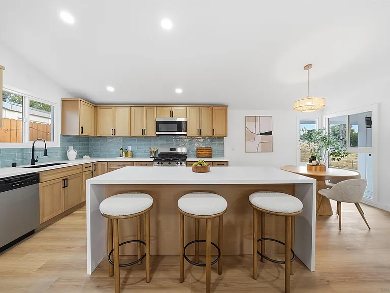 2828 Mission Village Dr — Photo 4
