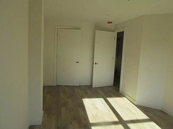 5th image of 2825 W 15th St