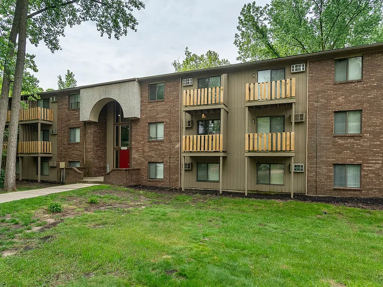Oak Valley Apartments — Photo 10