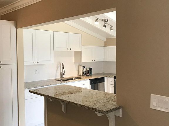 eat in bar, extra pantry for storage