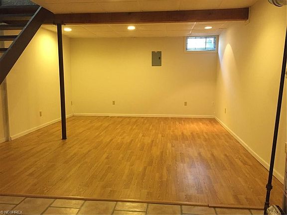 3rd image of 3983 Lake Run Blvd