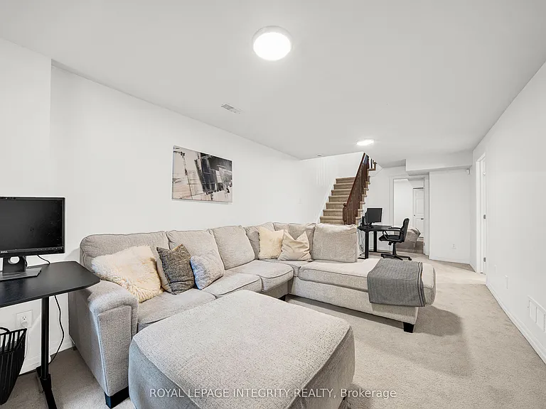 114 Hawkeswood Dr — Photo 39