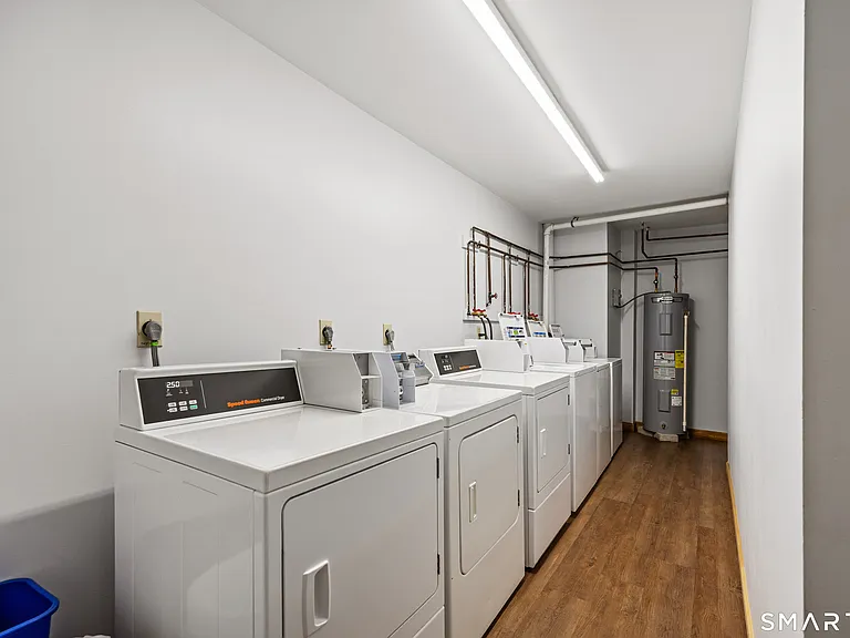180 N Cherry St #15 — Photo 16