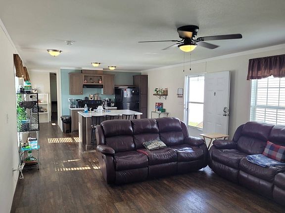 3rd image of 1169 Creek Ave