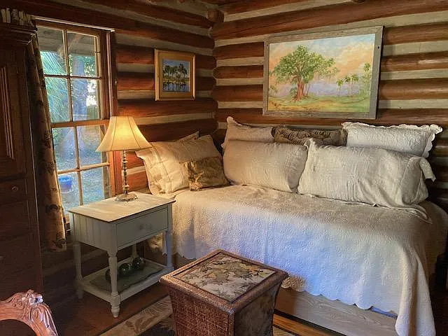 Bedroom 2 with trundle bed (2 single beds)