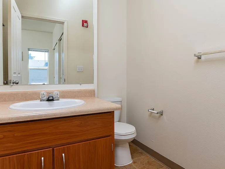 Center Pointe | Bathroom 1