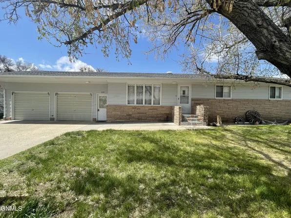 114 1st St NW, Linton, ND 58552