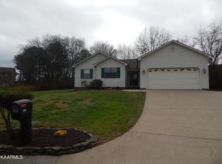 802 Woodglen Ct, Maryville, TN 37804