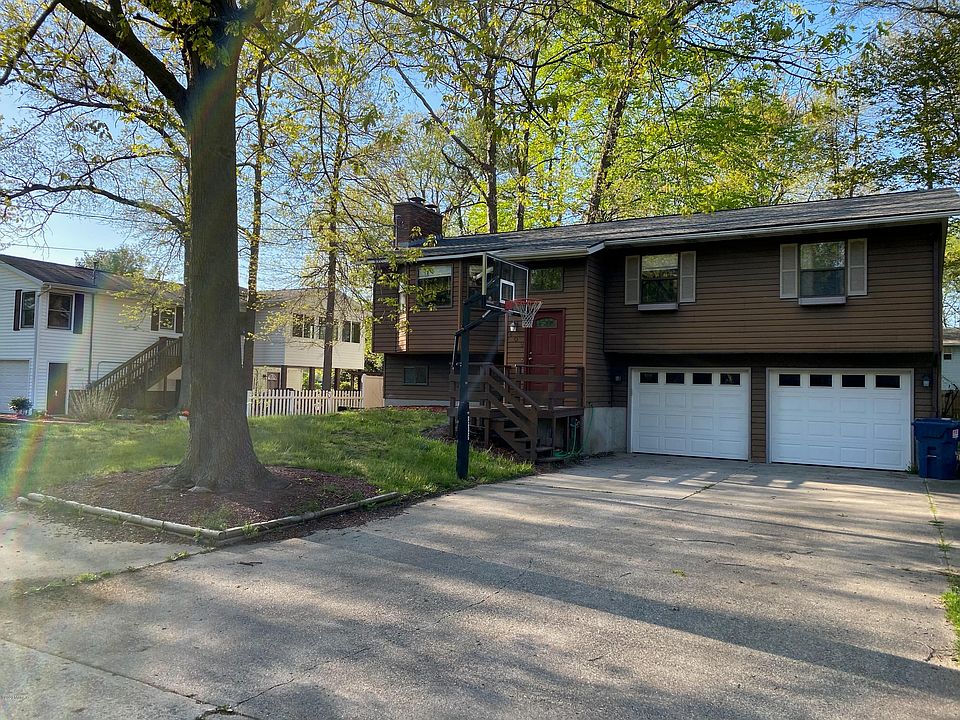 1st image of 409 Christopher Ct