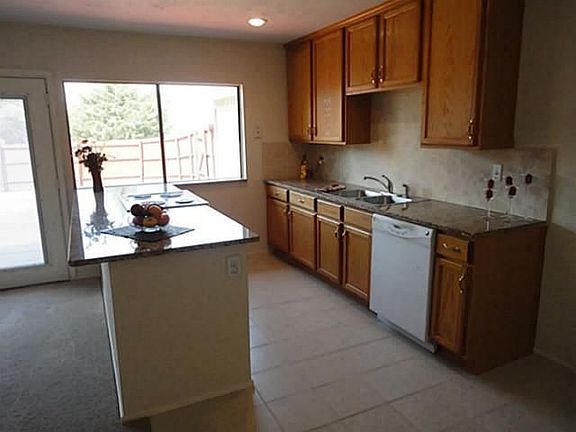 3rd image of 5556 N Colony Blvd