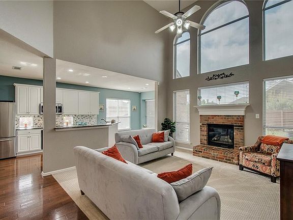 2nd image of 2844 Thorncreek Ln