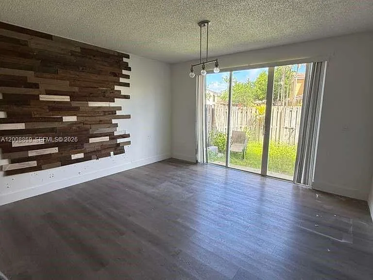 2311 NE 42nd Cir #1 — Photo 5