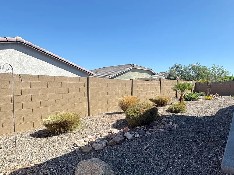 4707 N 204th Ln — Photo 28